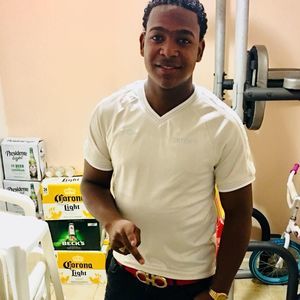 Meet your Posher, Carlos cueva